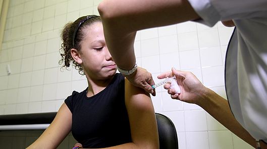 Ministério da Saúde amplia vacinação contra HPV para adultos até 26 anos